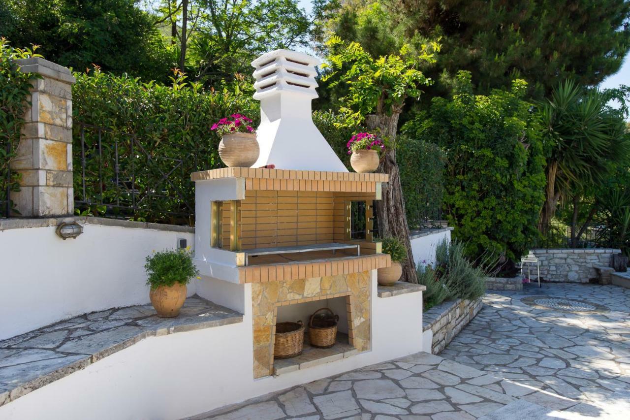 Imerolia Beach Villa Kassiopi Corfu Extérieur photo
